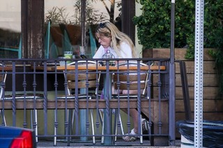 Ava Phillippe feet photo thumbnail