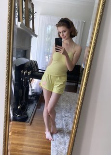 Avalon Warren feet photo 3