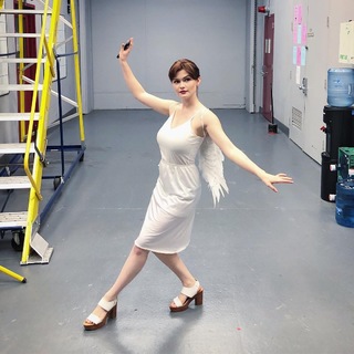 Avalon Warren feet photo 13