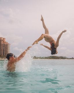 Avani Gregg feet photo thumbnail