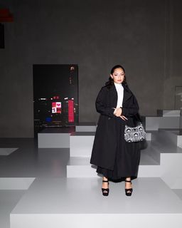 Avani Gregg feet photo thumbnail