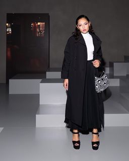 Avani Gregg feet photo thumbnail