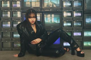 Avani Gregg feet photo thumbnail