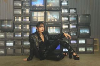 Avani Gregg feet photo thumbnail