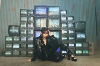 Avani Gregg feet photo thumbnail