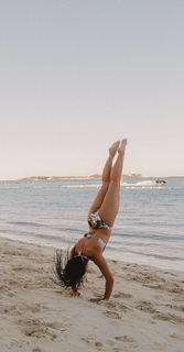 Avani Gregg feet photo thumbnail