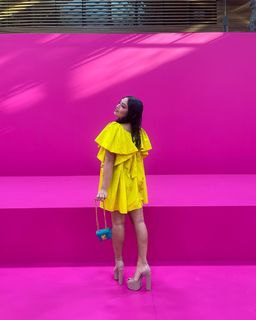 Avani Gregg feet photo thumbnail