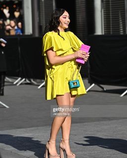 Avani Gregg feet photo thumbnail