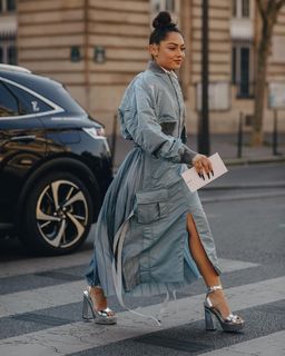 Avani Gregg feet photo thumbnail