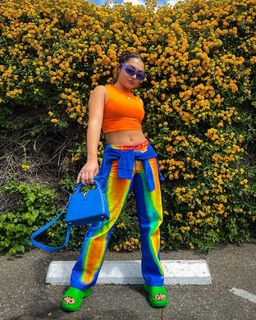 Avani Gregg feet photo thumbnail