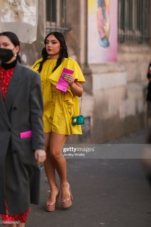 Avani Gregg feet photo thumbnail