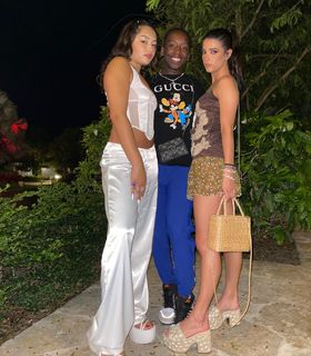 Avani Gregg feet photo thumbnail