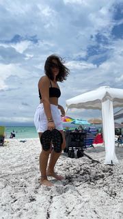 Avani Gregg feet photo thumbnail