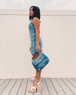 Avani Gregg feet photo thumbnail