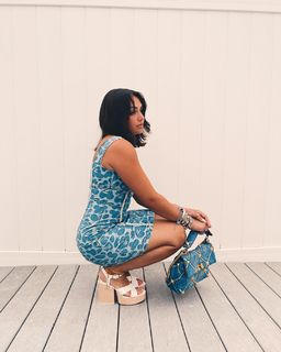 Avani Gregg feet photo thumbnail