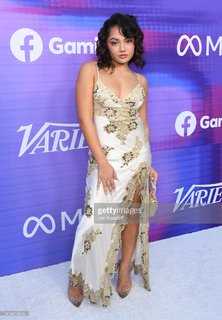 Avani Gregg feet photo thumbnail