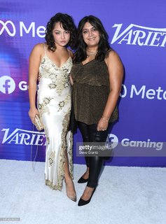 Avani Gregg feet photo thumbnail