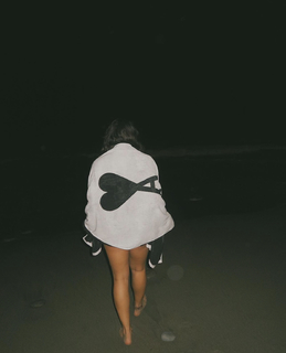 Avani Gregg feet photo thumbnail