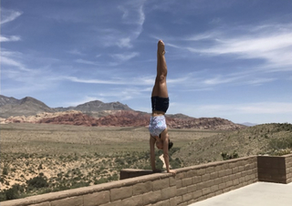 Avani Gregg feet photo thumbnail