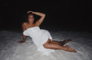 Avani Gregg feet photo thumbnail