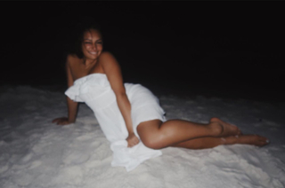 Avani Gregg feet photo thumbnail