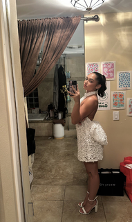 Avani Gregg feet photo thumbnail