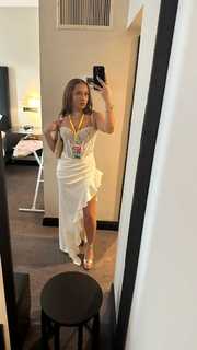 Avani Gregg feet photo thumbnail