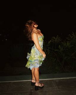 Avani Gregg feet photo thumbnail