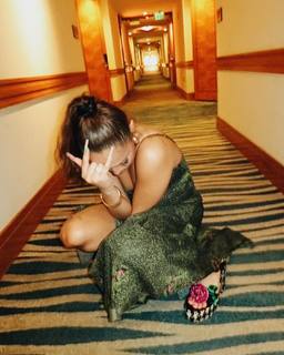 Avani Gregg feet photo thumbnail