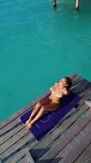 Avani Gregg feet photo thumbnail