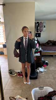 Avani Gregg feet photo thumbnail