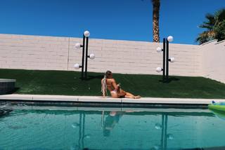 Avani Gregg feet photo thumbnail