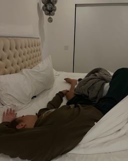 Avani Gregg feet photo thumbnail