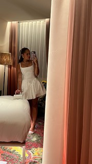 Avani Gregg feet photo thumbnail