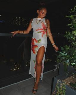 Avani Gregg feet photo thumbnail