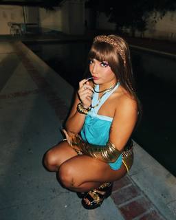 Avani Gregg feet photo thumbnail