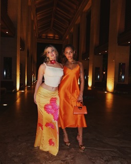 Avani Gregg feet photo thumbnail