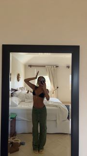 Avani Gregg feet photo thumbnail