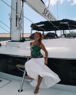 Avani Gregg feet photo thumbnail