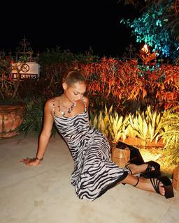 Avani Gregg feet photo thumbnail