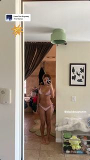 Avani Gregg feet photo thumbnail