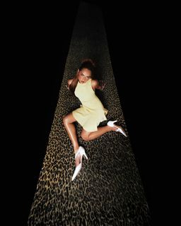 Avani Gregg feet photo thumbnail