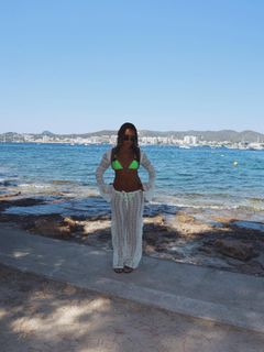 Avani Gregg feet photo thumbnail