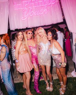 Avani Gregg feet photo thumbnail