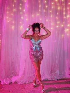 Avani Gregg feet photo thumbnail