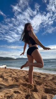Avia Butler feet photo 9