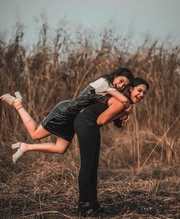 Avneet Kaur feet photo thumbnail