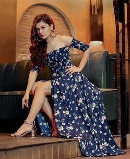 Avneet Kaur feet photo thumbnail