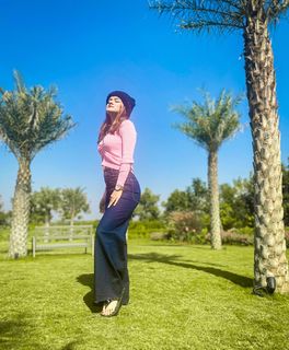 Avneet Kaur feet photo thumbnail