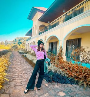 Avneet Kaur feet photo thumbnail